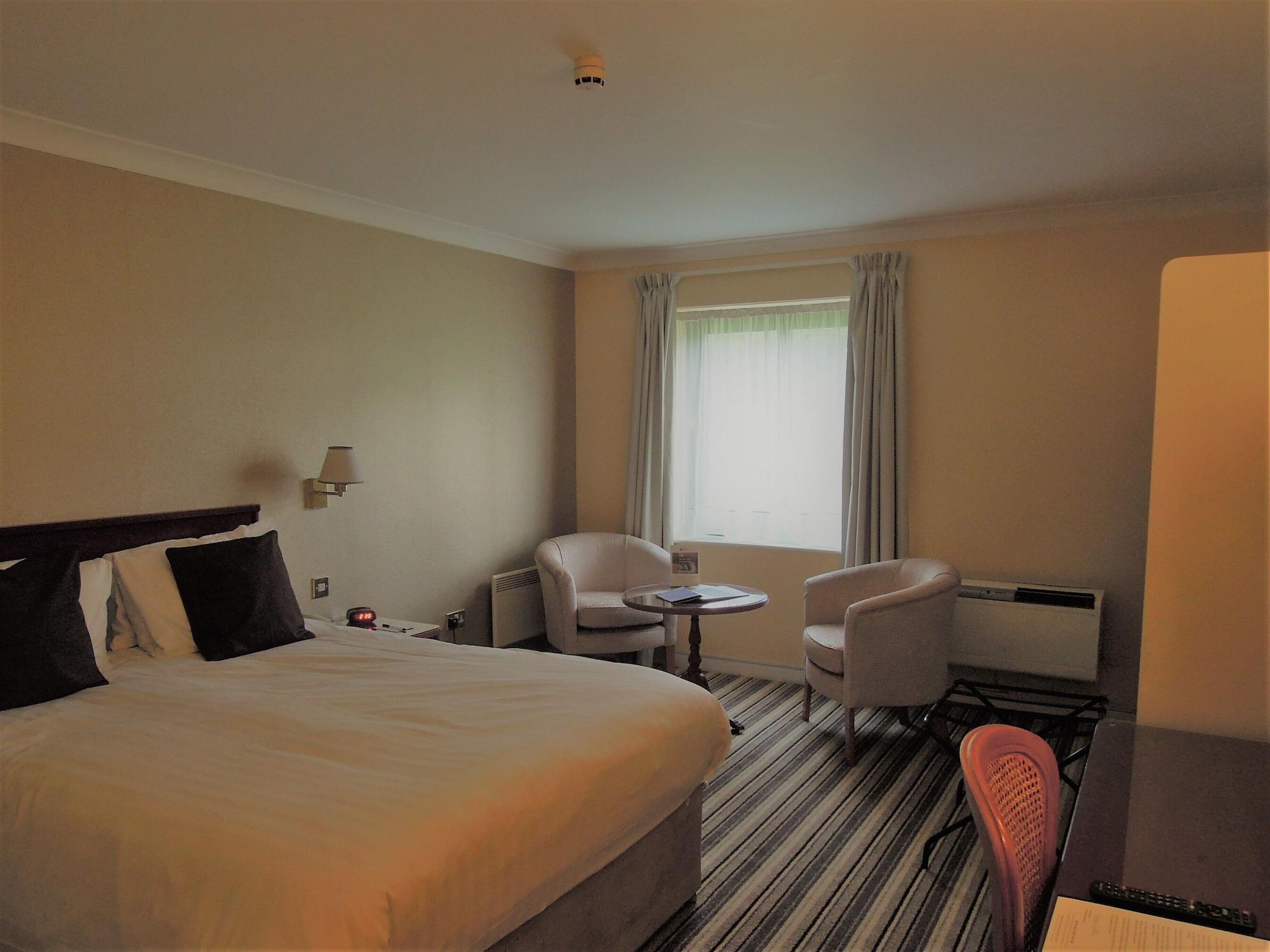 Best Western Plus Bentley Hotel, Leisure Club&Spa Thorpe on the Hill  Exterior foto
