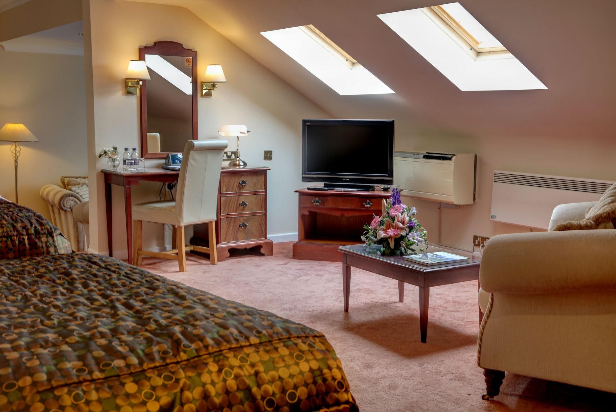 Best Western Plus Bentley Hotel, Leisure Club&Spa Thorpe on the Hill  Exterior foto