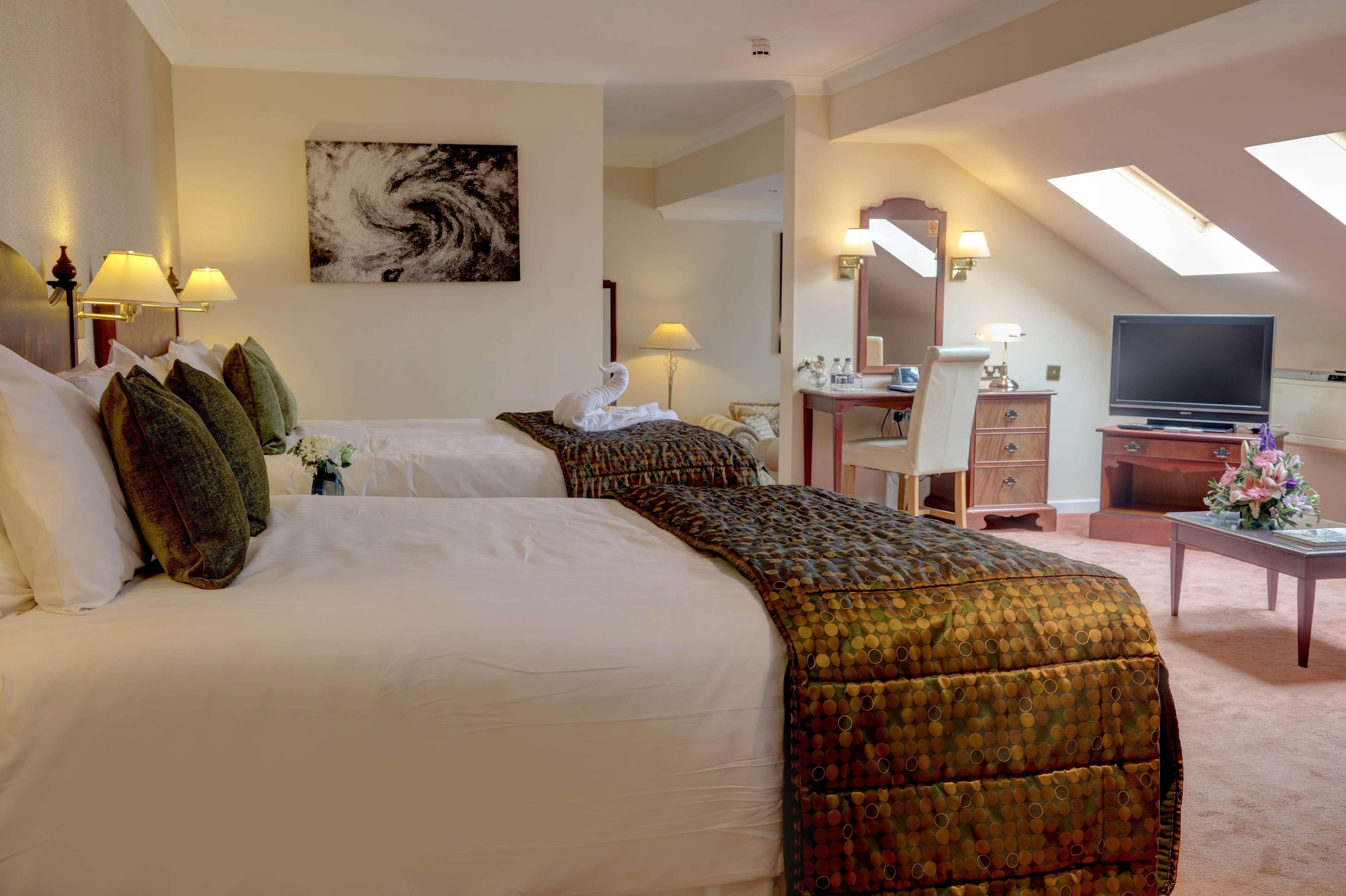 Best Western Plus Bentley Hotel, Leisure Club&Spa Thorpe on the Hill  Exterior foto