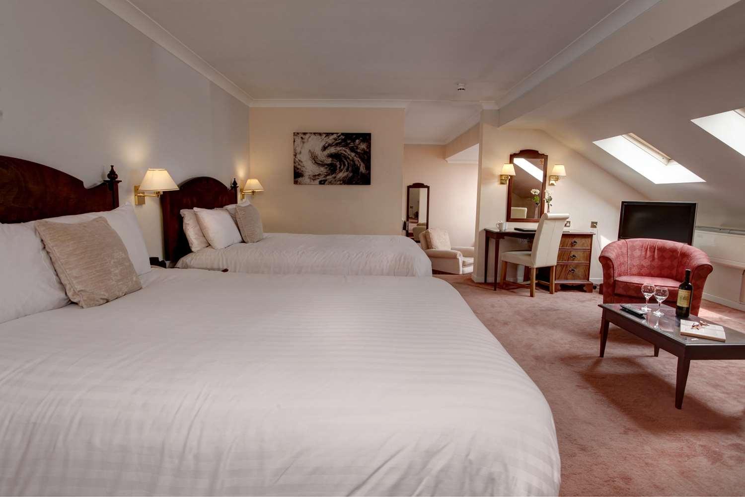 Best Western Plus Bentley Hotel, Leisure Club&Spa Thorpe on the Hill  Exterior foto