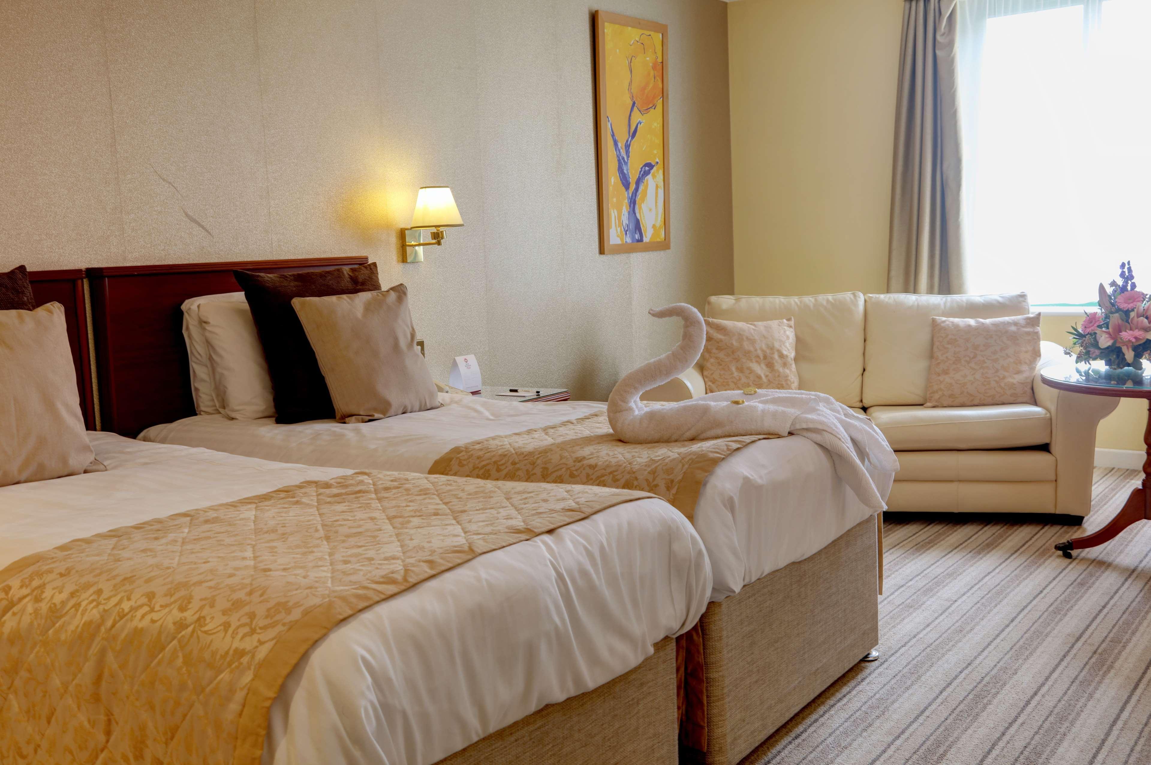 Best Western Plus Bentley Hotel, Leisure Club&Spa Thorpe on the Hill  Exterior foto