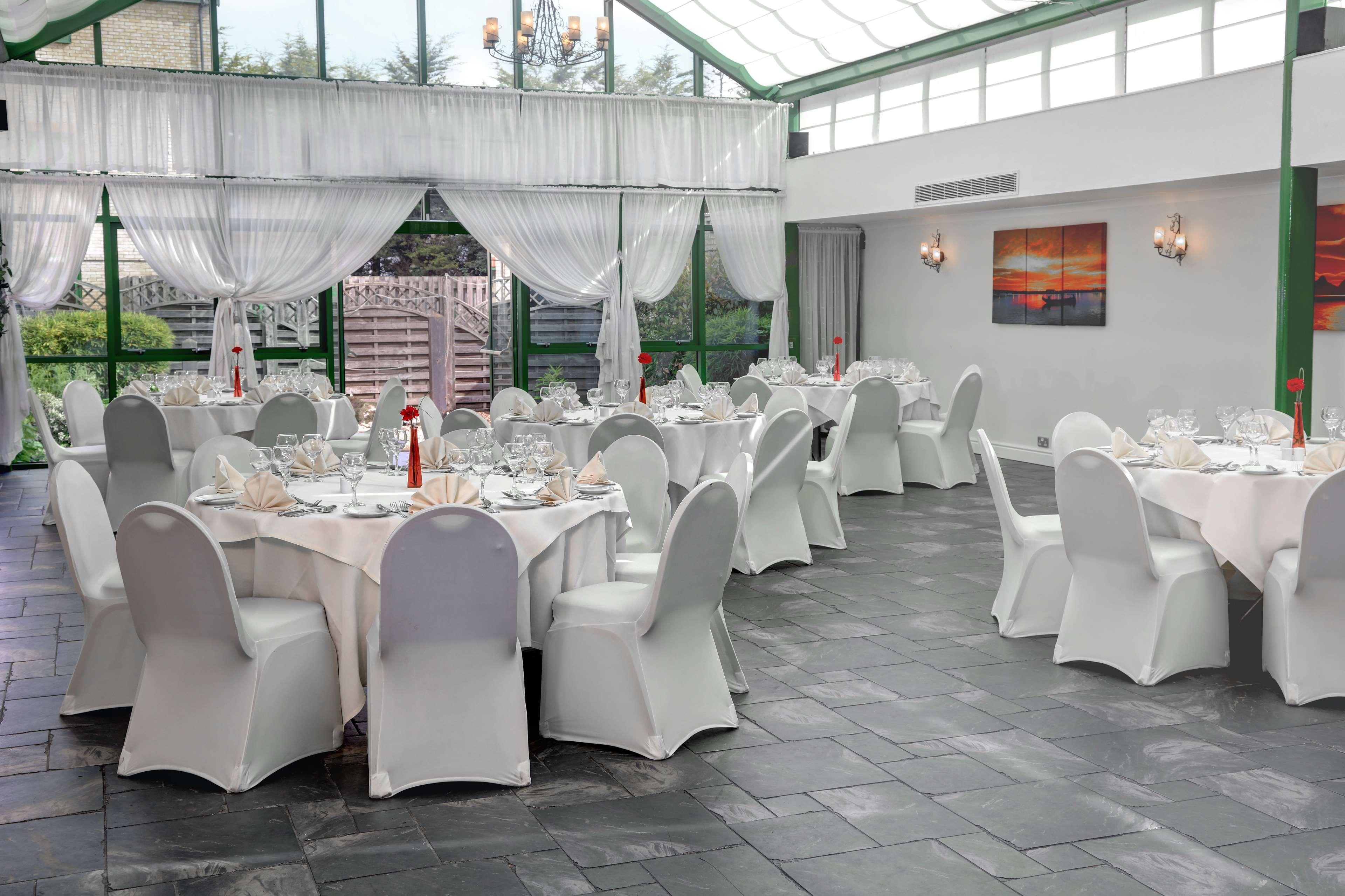 Best Western Plus Bentley Hotel, Leisure Club&Spa Thorpe on the Hill  Exterior foto