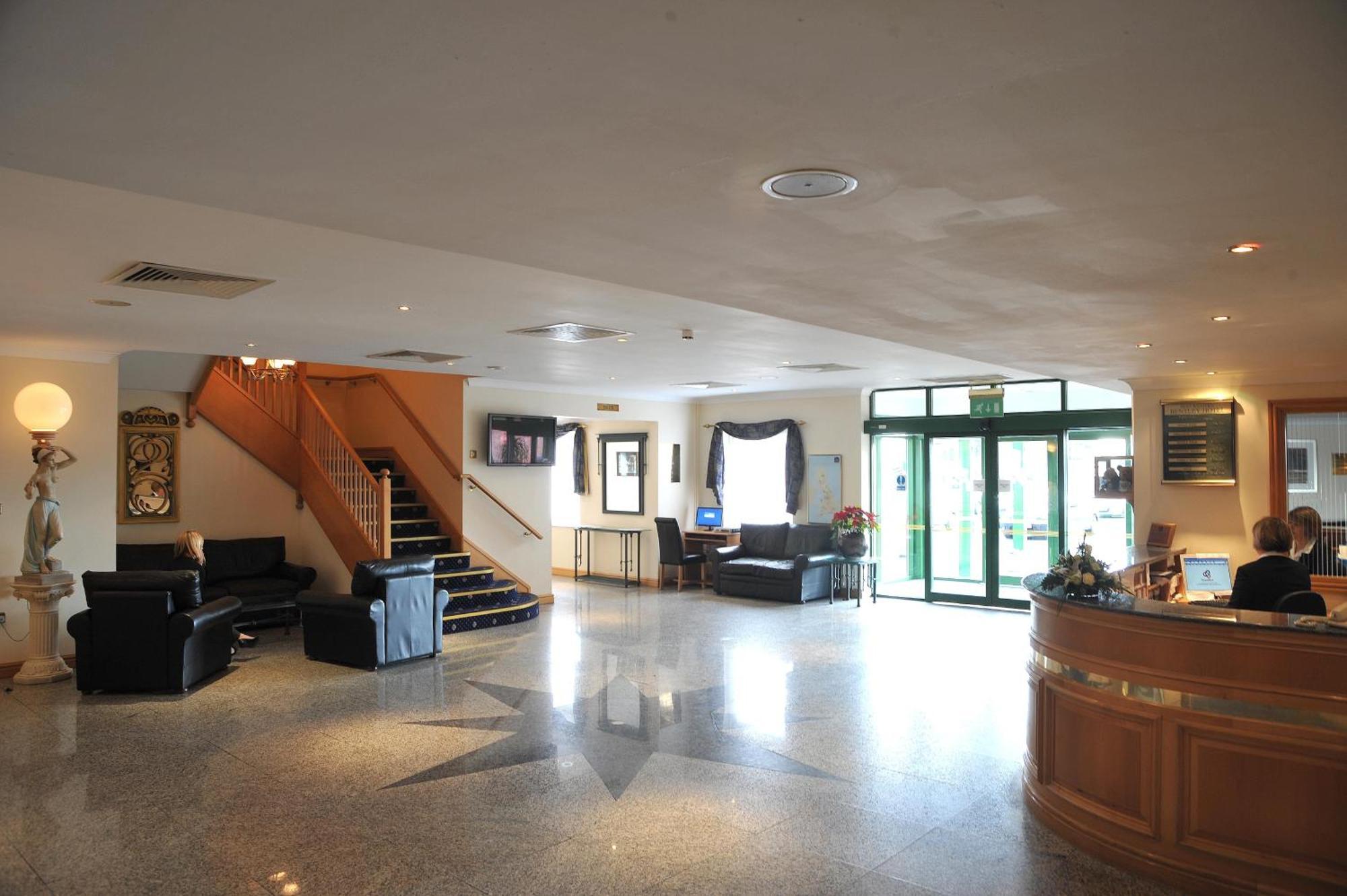 Best Western Plus Bentley Hotel, Leisure Club&Spa Thorpe on the Hill  Exterior foto