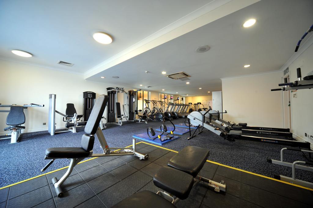Best Western Plus Bentley Hotel, Leisure Club&Spa Thorpe on the Hill  Exterior foto