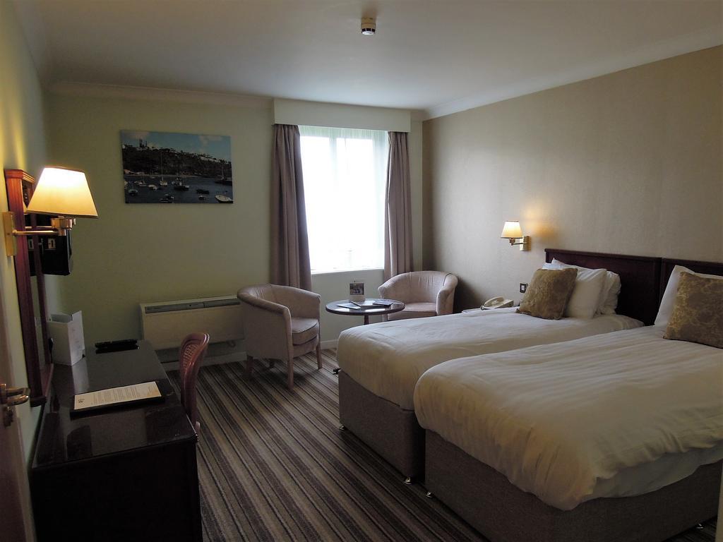 Best Western Plus Bentley Hotel, Leisure Club&Spa Thorpe on the Hill  Exterior foto