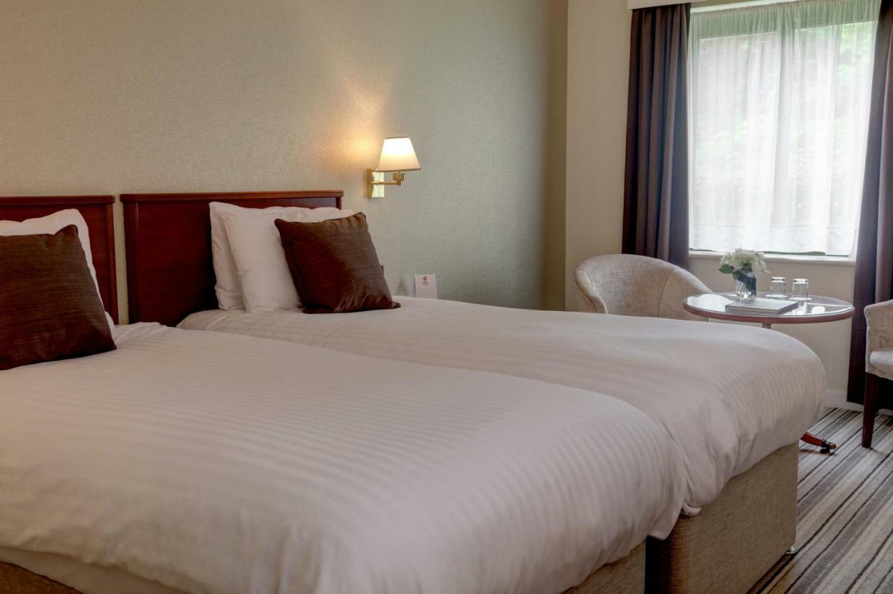 Best Western Plus Bentley Hotel, Leisure Club&Spa Thorpe on the Hill  Exterior foto